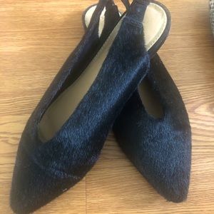 Flat sandals